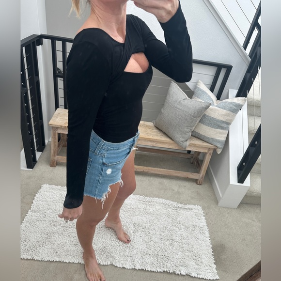 ASTR Nordstrom Black Cut Out Twist Front Long Sleeve Thong Bodysuit Versatile S - Picture 5 of 11